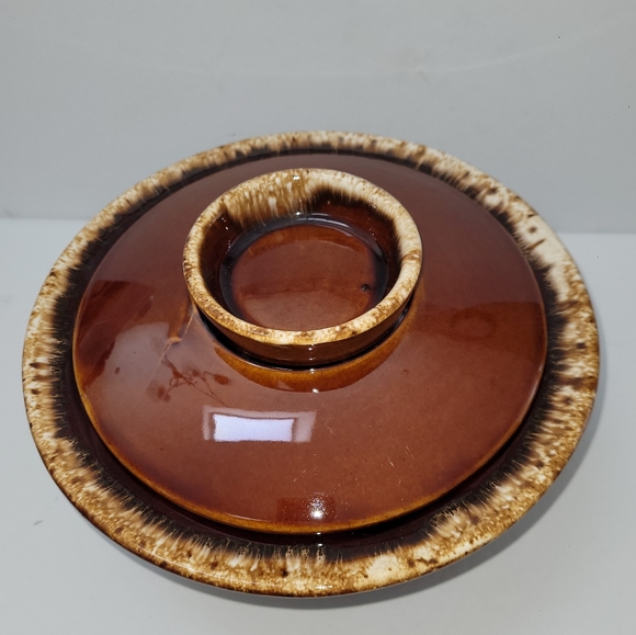 Vintage Hull Pottery Bean Pot - Picture 2 of 9